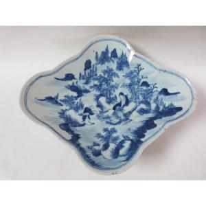 Coupe Sur Pied En Porcelaine De Chine XIXeme Décor Blanc Bleu 