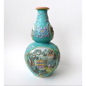 20th Century Chinese Porcelain Vase With Relief Decor 