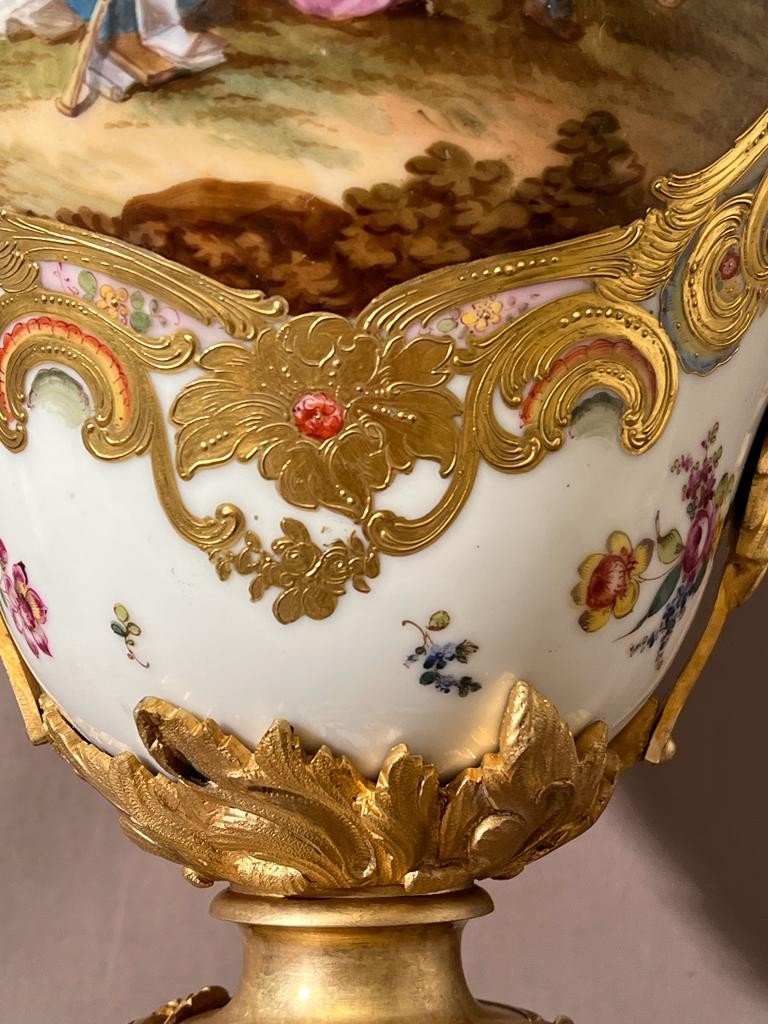 Grand Vase En Porcelaine Eugene Clauss Paris – XIXème. Montée Bronze Doré  -photo-2