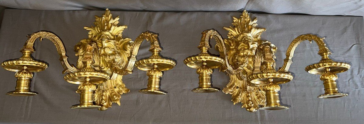 Paire d'Appliques En Bronze Doré, De Style Louis XIV Du Milieu Du XIXème Siècles.  -photo-1