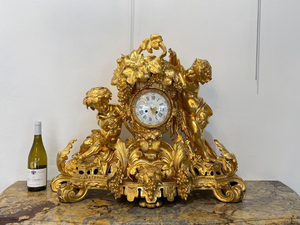 Important Chiseled Gilt Bronze Mantel Clock, 19th Century, Napoleon III Period