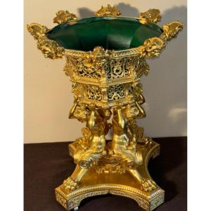 Very Important Centerpiece, 19th Century Planter, In Chiseled Gilded Bronze.
