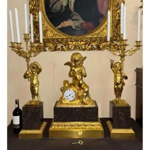 Exceptionnel Garniture En Bronze Doré Et Porphyre, Cupidon Jouant De La Flûte, Du XIXème Siècle