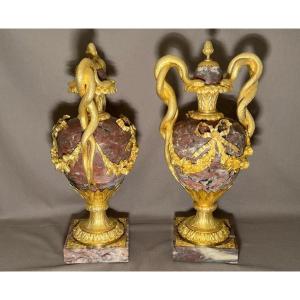 Paire Des Vases En Marbre Brèche Violette Et Bronze Doré De Style Louis XVI Du 19ème Siècle