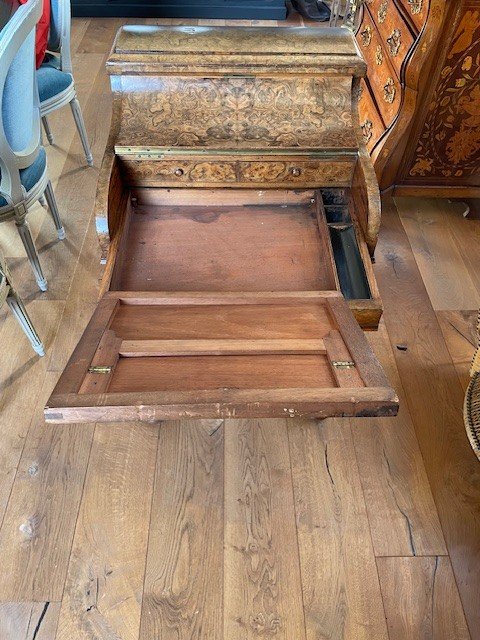 “davenport Pop Up” Desk In Burr Walnut And Ebony Molding-photo-2