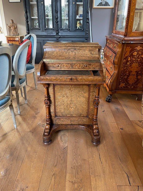 “davenport Pop Up” Desk In Burr Walnut And Ebony Molding-photo-4