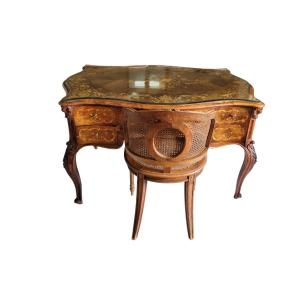 Beautiful Desk Fully Inlaid Late 19th Or Early 20th Century Louis XV Style.