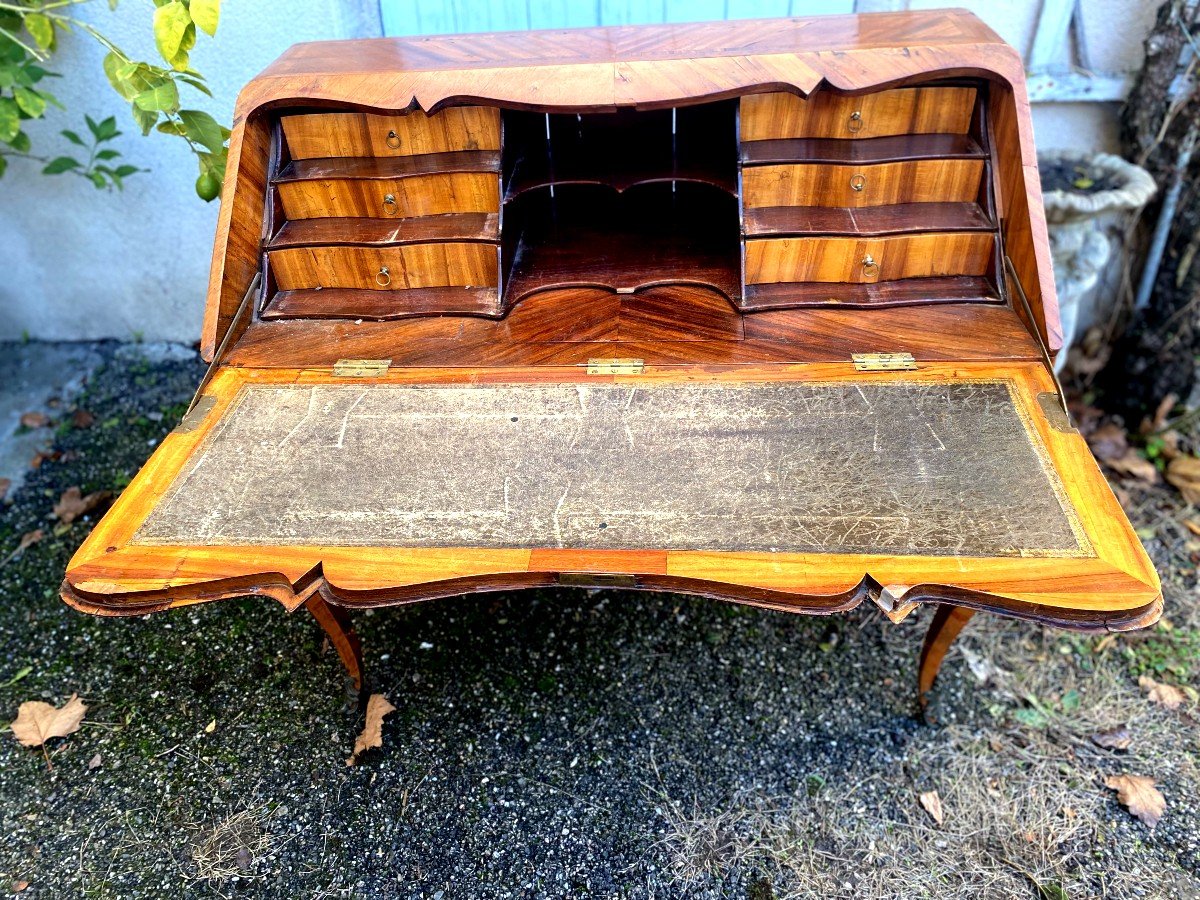 Magnifique Bureau De Pente d'époque Louis XV  Mouvementé Marqueterie De Noyer Et Merisier 18ème-photo-4