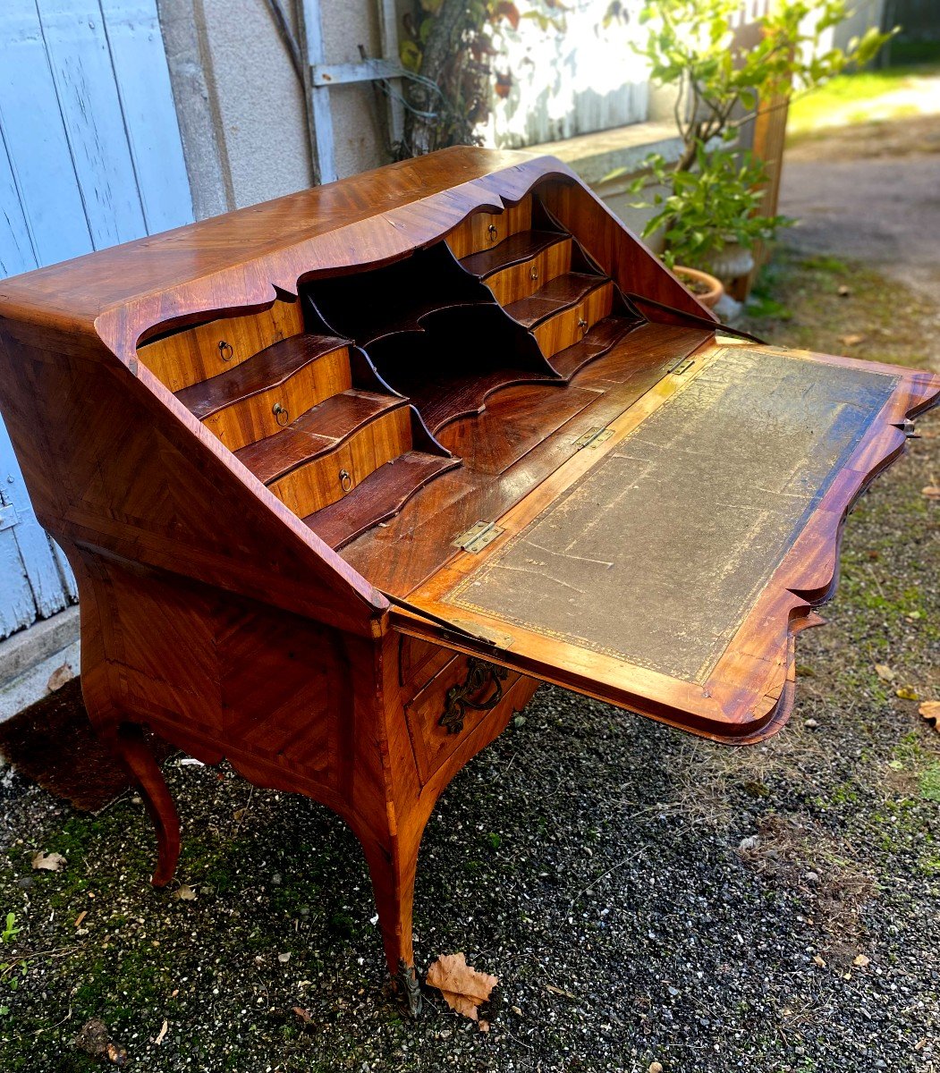 Magnifique Bureau De Pente d'époque Louis XV  Mouvementé Marqueterie De Noyer Et Merisier 18ème-photo-5