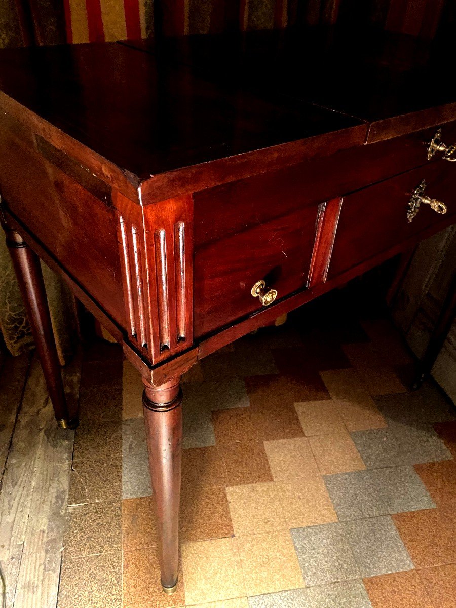 Sober And Beautiful Powder Table In Cuban Mahogany From The 18th Century, Louis XVI Fluted Spindle Feet-photo-6