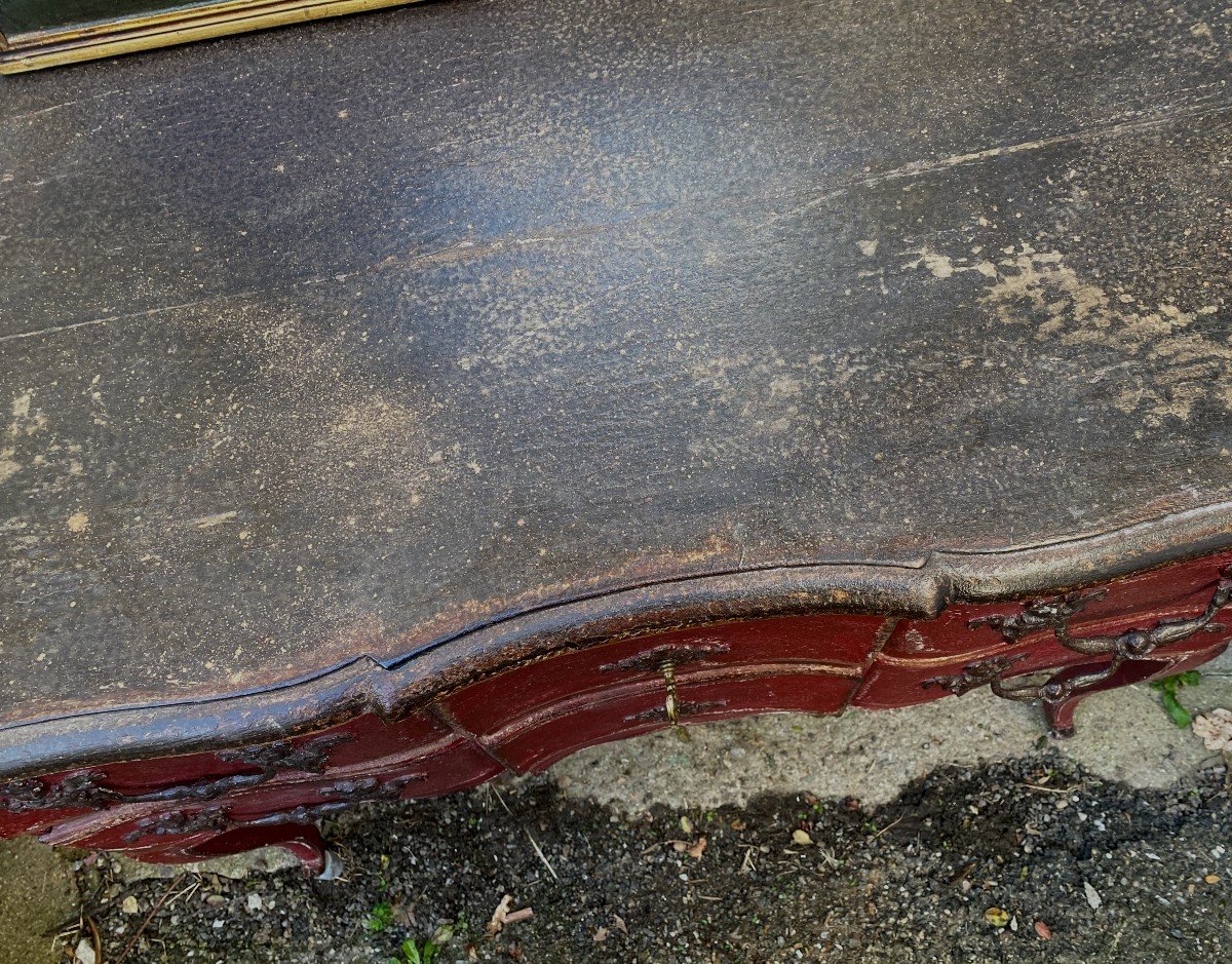 Belle Commode Sauteuse deux Tiroirs Arbalète  En Bois Peint Rouge  Et Son Plateau Gris Porphyre-photo-1