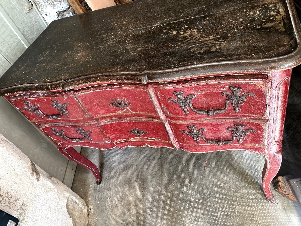 Belle Commode Sauteuse deux Tiroirs Arbalète  En Bois Peint Rouge  Et Son Plateau Gris Porphyre-photo-6