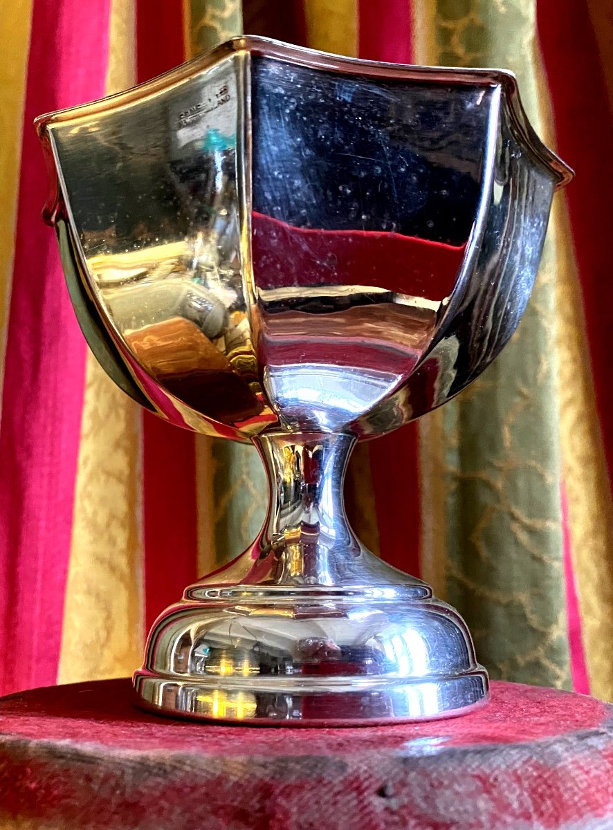 Charming Octagonal Flared Cup With Curved Facets Pedestal, Silver Metal From The 1930s