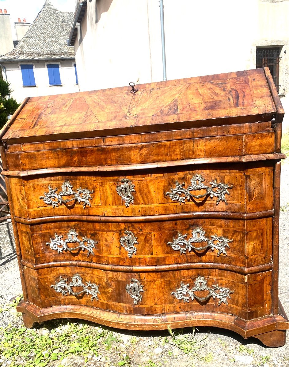 Rare Commode Scriban En Bois Parqueté De Noyer, Mouvementée Du Début Du XVIIIème Italie Du Nord