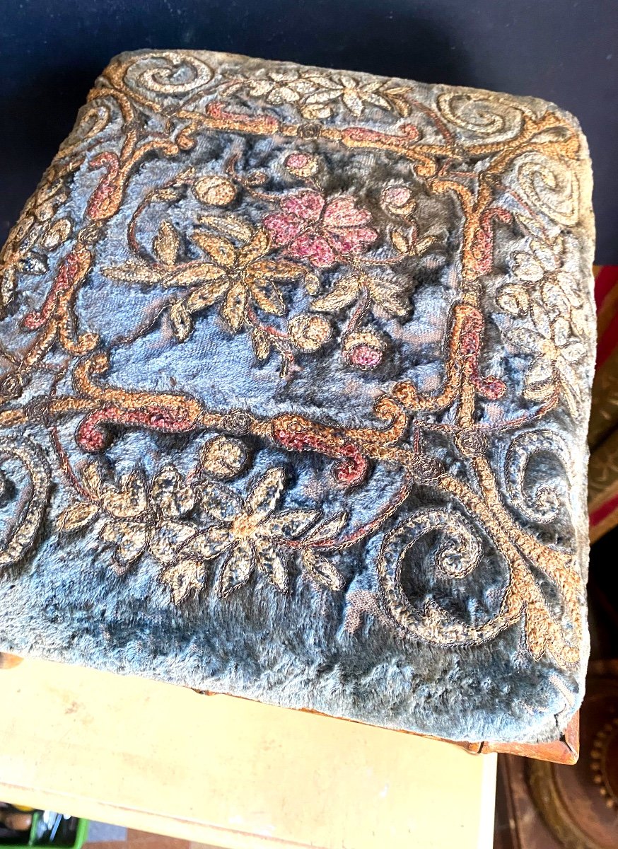 Beautiful Napoleon III Foot Stool, "golden Bamboo" Covered With Precious Embroidered Silk Velvet-photo-2