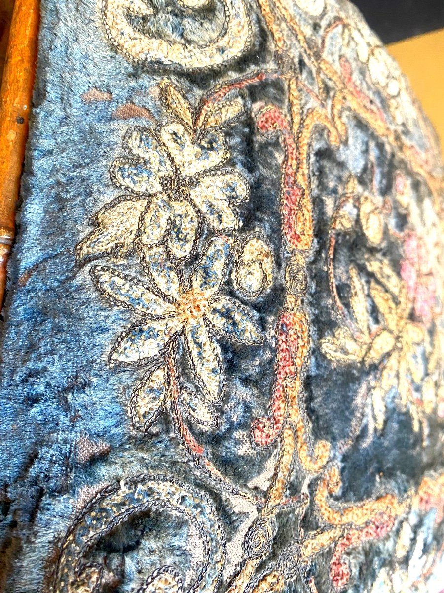 Beautiful Napoleon III Foot Stool, "golden Bamboo" Covered With Precious Embroidered Silk Velvet-photo-5