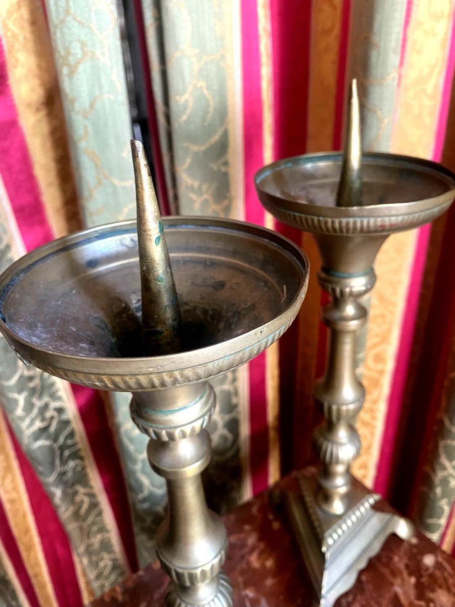 Pair Of Elegant And Sober 19th Century Candlesticks In Patinated Bronze Louis XIII Style -photo-4