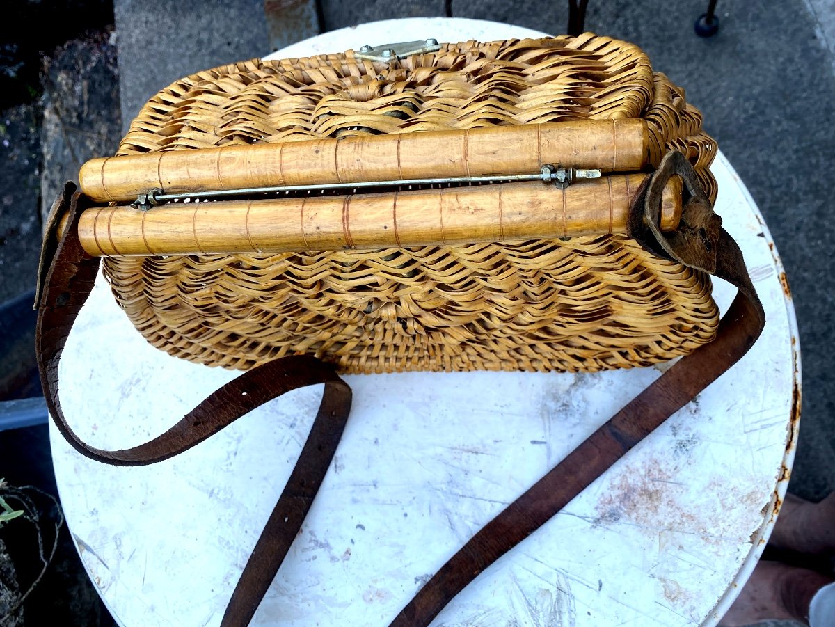 Preserved From Time This Beautiful Fisherman's Bag In Woven Rattan And Turned Wood From The 1930s-photo-3