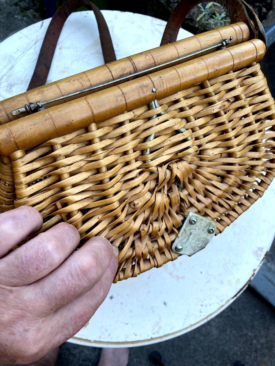 Preserved From Time This Beautiful Fisherman's Bag In Woven Rattan And Turned Wood From The 1930s-photo-1