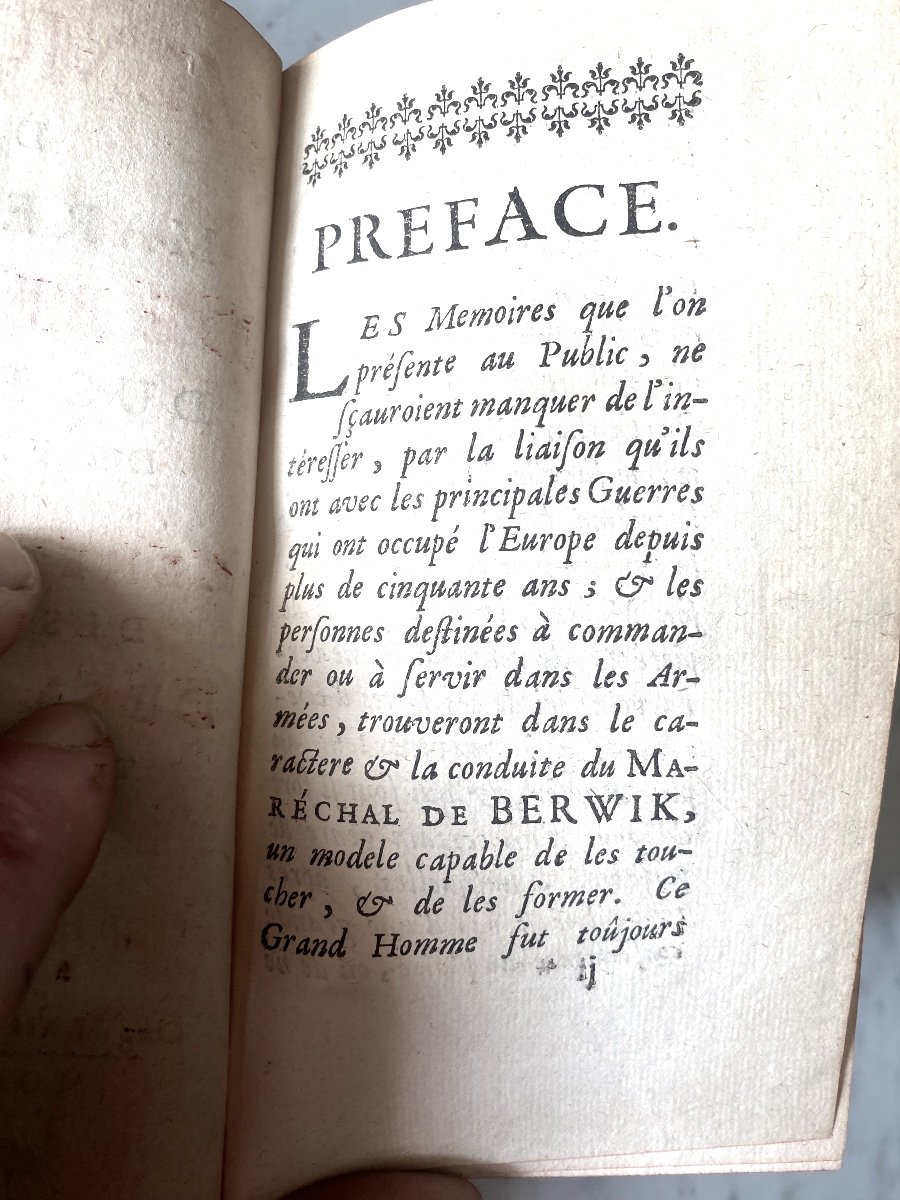 Belle édition ,deux Volumes In 12 . A Londres 1738 "mémoires Du Maréchal De Berwick Duc Et Pair-photo-2