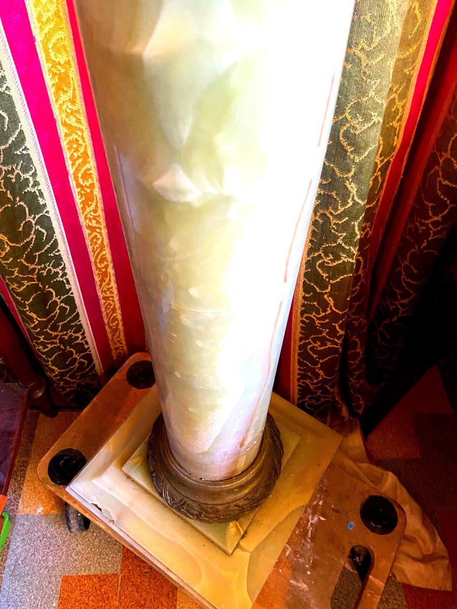 Remarkable Large Corinthian Living Room Column In Green Veined Onyx And Its Beautiful Bronze Cup-photo-4