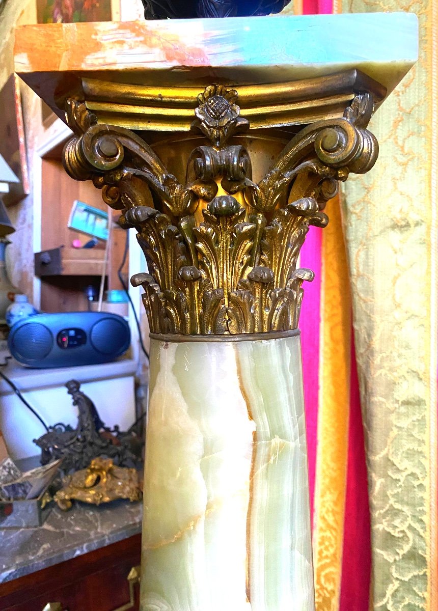 Remarkable Large Corinthian Living Room Column In Green Veined Onyx And Its Beautiful Bronze Cup-photo-5