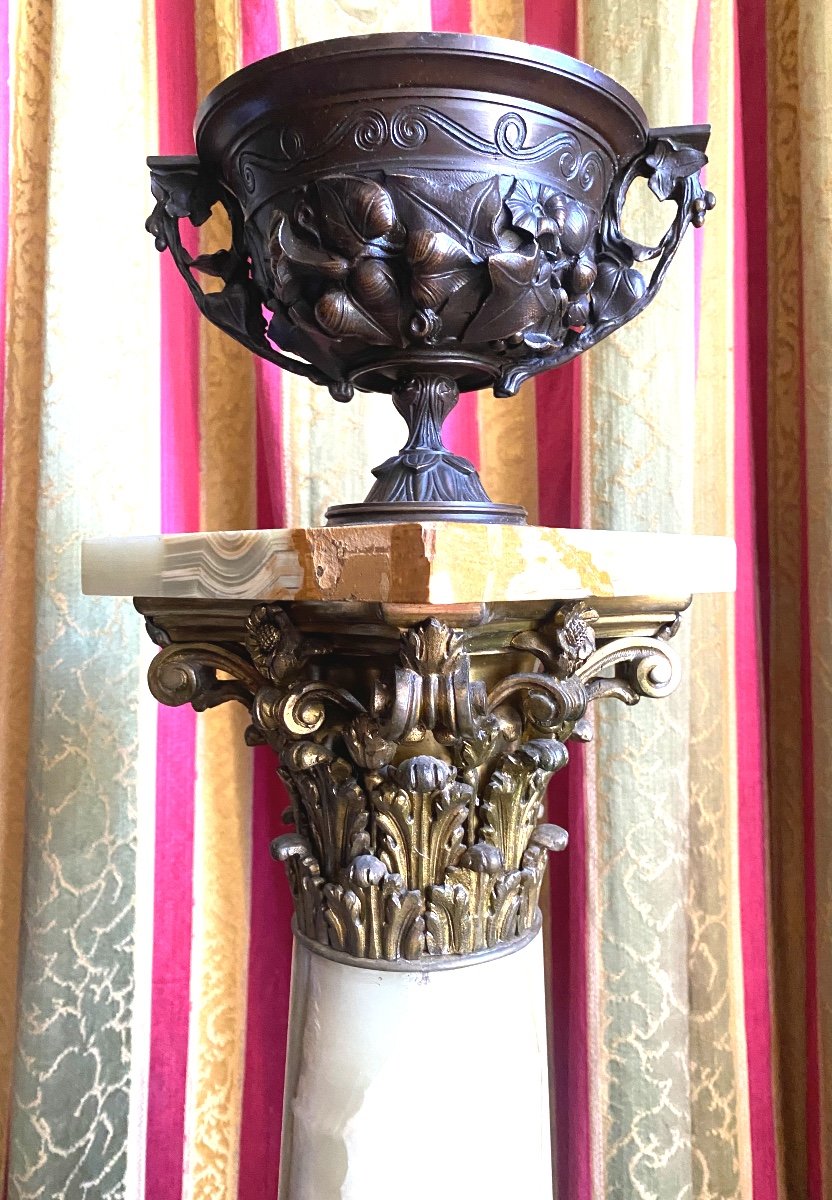 Remarkable Large Corinthian Living Room Column In Green Veined Onyx And Its Beautiful Bronze Cup-photo-8