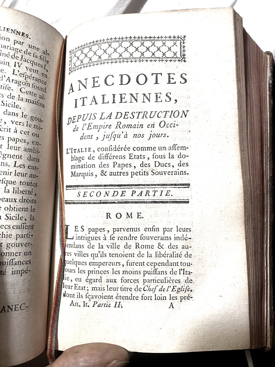 Bel Exemplaire In 12 "Anecdotes Italiennes Depuis La Destruction De l'Empire Romain"1769. Paris-photo-3