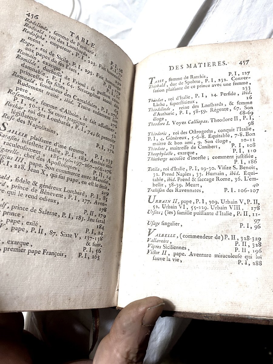 Beautiful Copy In 12 "italian Anecdotes Since The Destruction Of The Roman Empire" 1769. Paris-photo-7