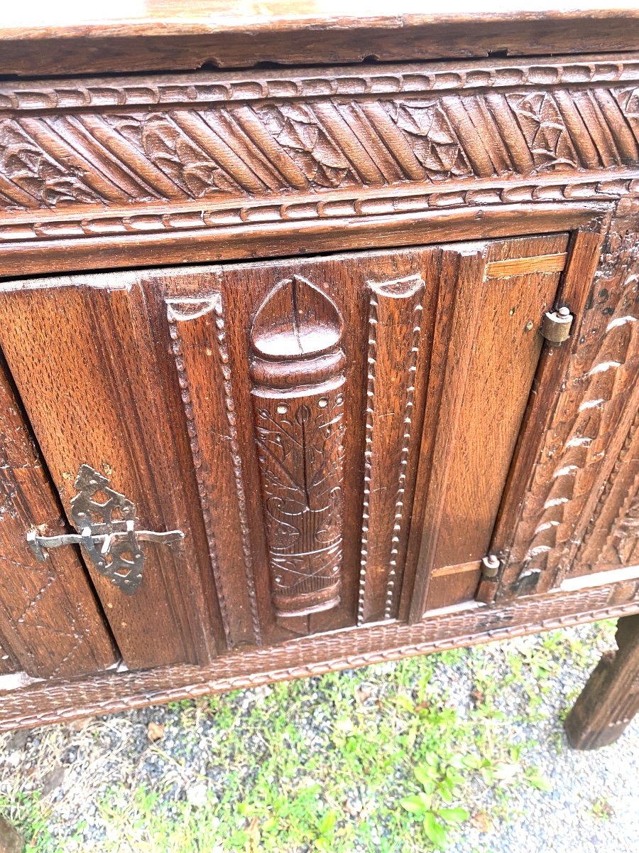 Rare Dressoir 16èm En Chêne Sculpté Du Lot Cotés Plis De Serviette Façade à Une Porte  Sculptée-photo-3