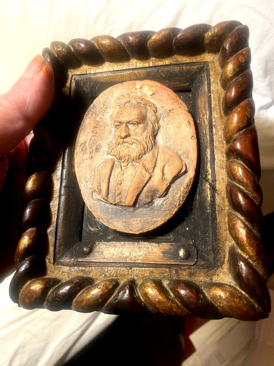 Terracotta Medallion Portrait Of "victor Hugo" In A Beautiful Gadrooned Frame Dated 1855-photo-2