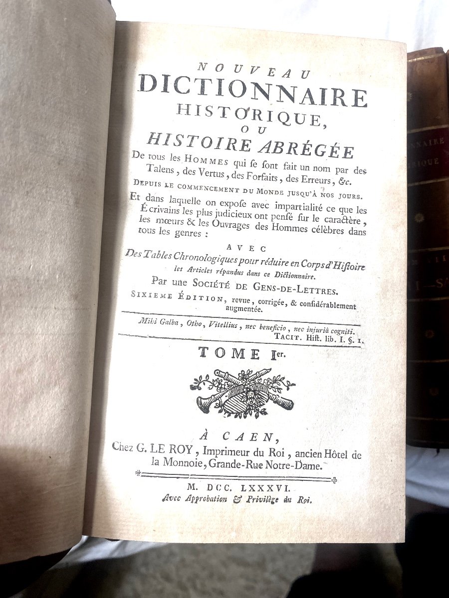 En 9 Beaux Volumes In 8 De 1786  à Caen ," Nouveau Dictionnaire Historique Ou Histoire Abrégée"-photo-3