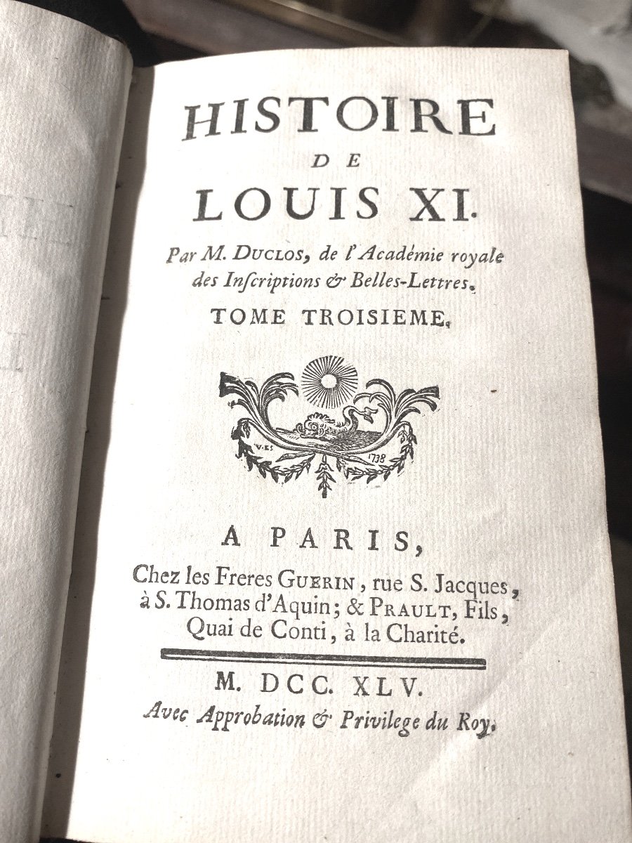 Intéressante "histoire De Louis XI"  Trois Beaux Volumes In 12 Armes Sur Les Plats De Mr Duclos-photo-7