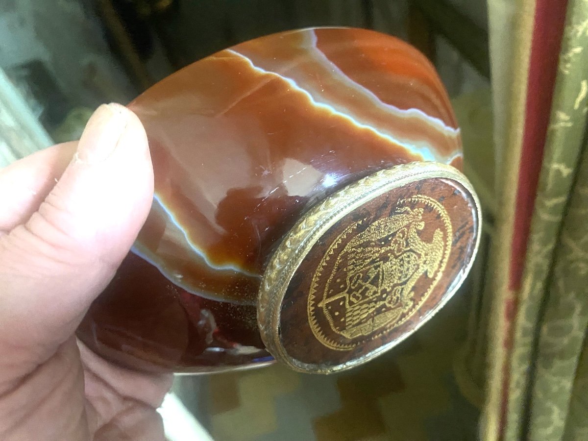 Arms With The "papal Mitre" Hollow Cup In Orange Veined Agate From The Early 19th Century Bronze Base,  -photo-7