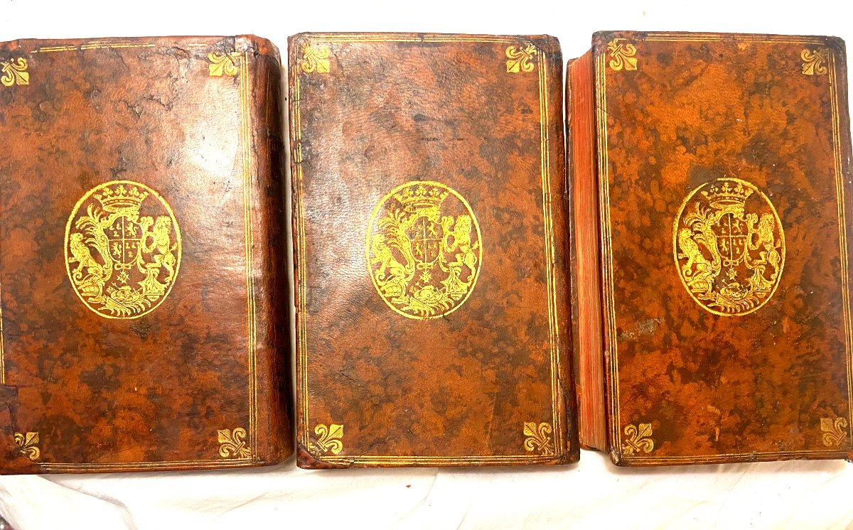 Belle "histoire De Louis XI" En 3vol. In 12, Aux Armes Sur Les Plats Par M. Duclos . Paris 1745-photo-2