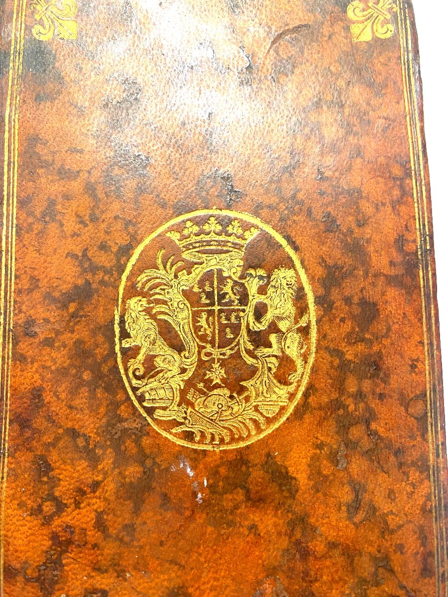 Belle "histoire De Louis XI" En 3vol. In 12, Aux Armes Sur Les Plats Par M. Duclos . Paris 1745