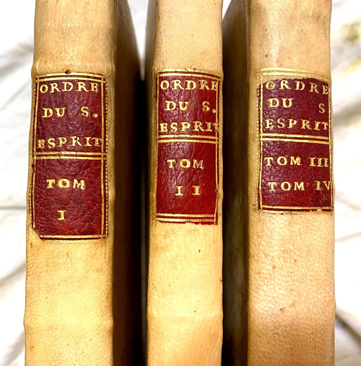 Trois Beaux Volumes In 12 En Velin Blanc :histoire De l'Ordre Du Saint Esprit , Saintefoix 1767-photo-2