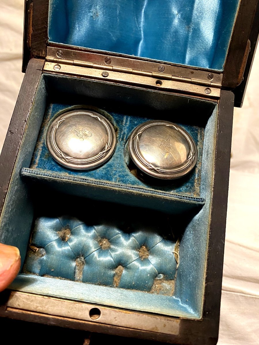 Romantic Beauty Box Filled With Two Silver Eyeshadow Boxes In The Shape Of A 19th Century Dog House-photo-1