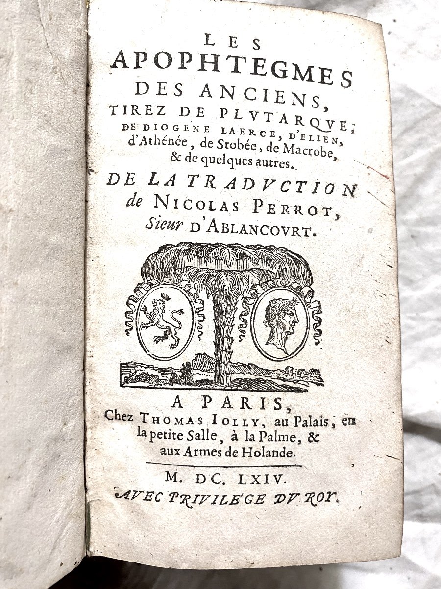 Strong Vol. In 12 With The Coat Of Arms In Paris 1664. "the Apophthegms Of The Ancients" Taken From Plutarch-photo-4