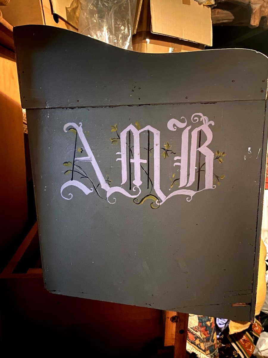 Charming Piece Of Furniture With Open Drawers And Painted And Decorated Shelf With A Haberdashery Motif From 1960 -photo-2