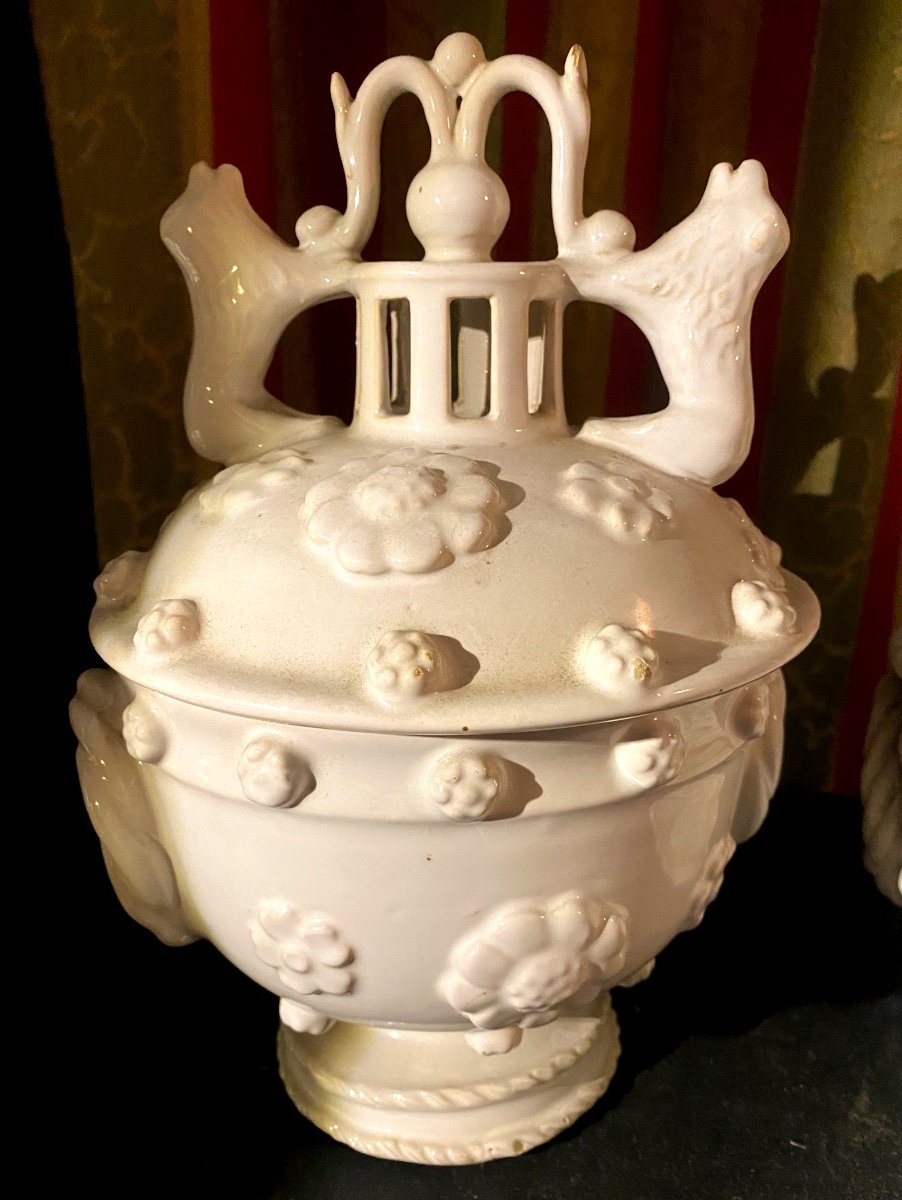 2 Pots couverts de Mariage ; Faïence  de Malicorne Blanche , Aux deux lions à La Cage , XXème-photo-7