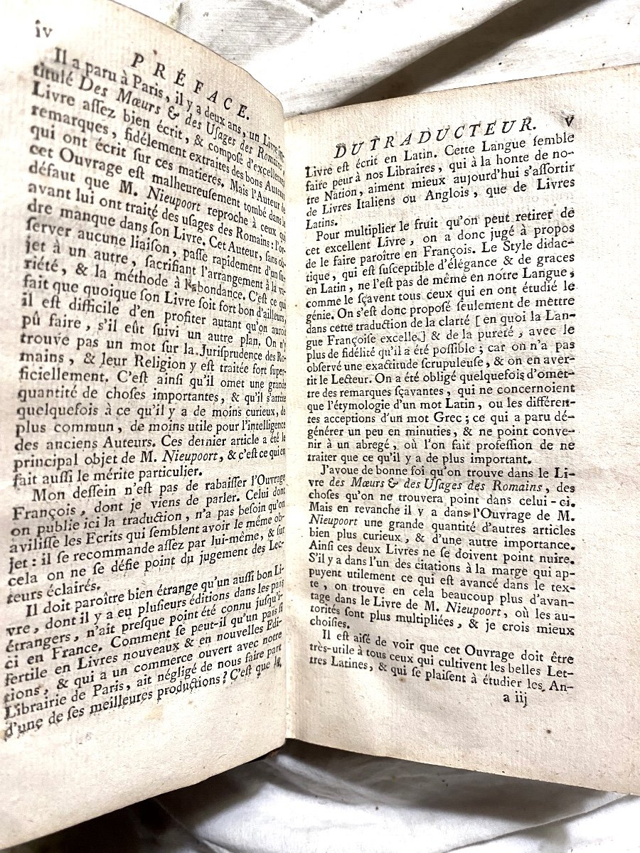 Very Famous Work Of The Historian Nieuport In Its Binding "with Arms" Customs Of The Romans..-photo-3