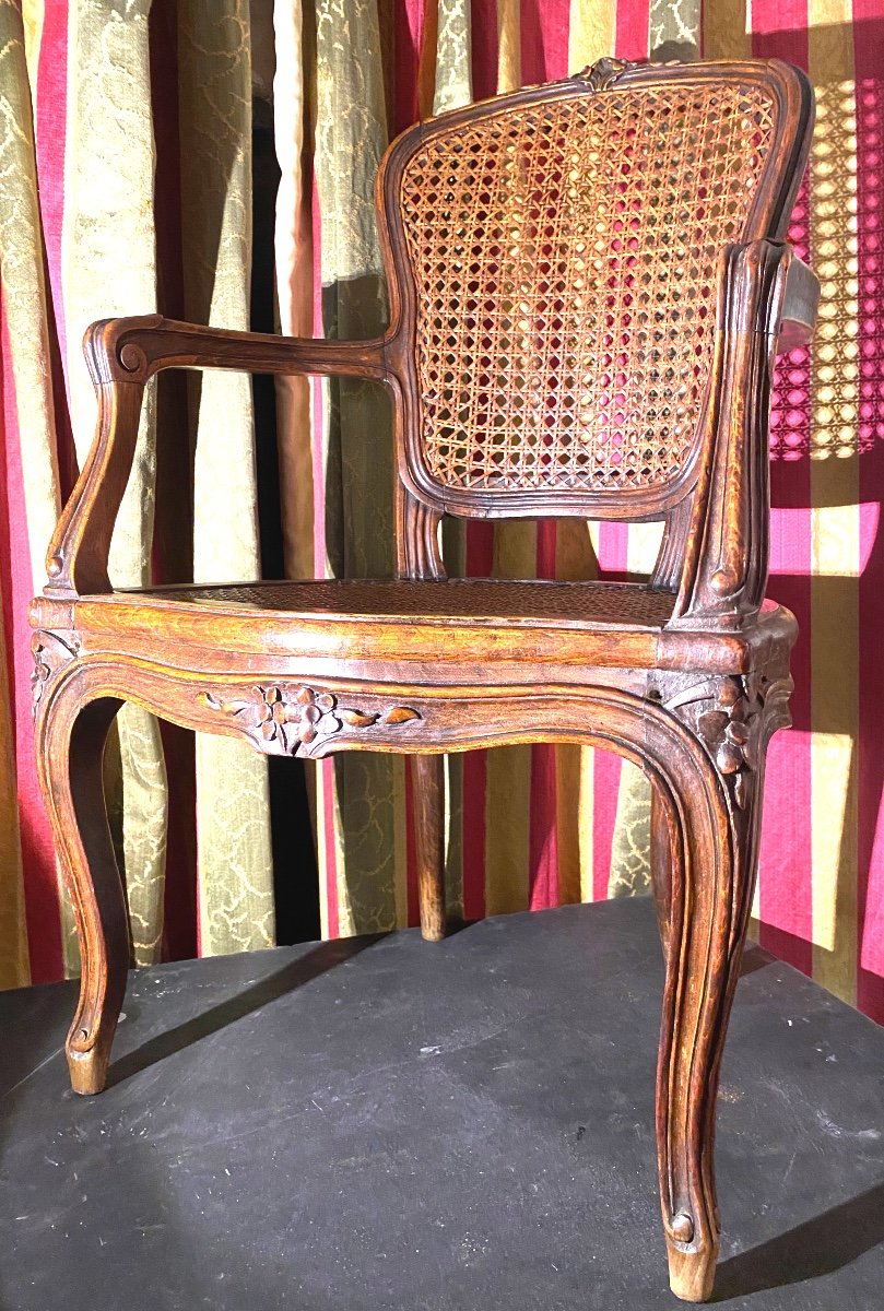 Rare, Beautiful Louis XV Child's Armchair With Large Canework In Patinated Beech And Beautiful 18th Century Sculpture