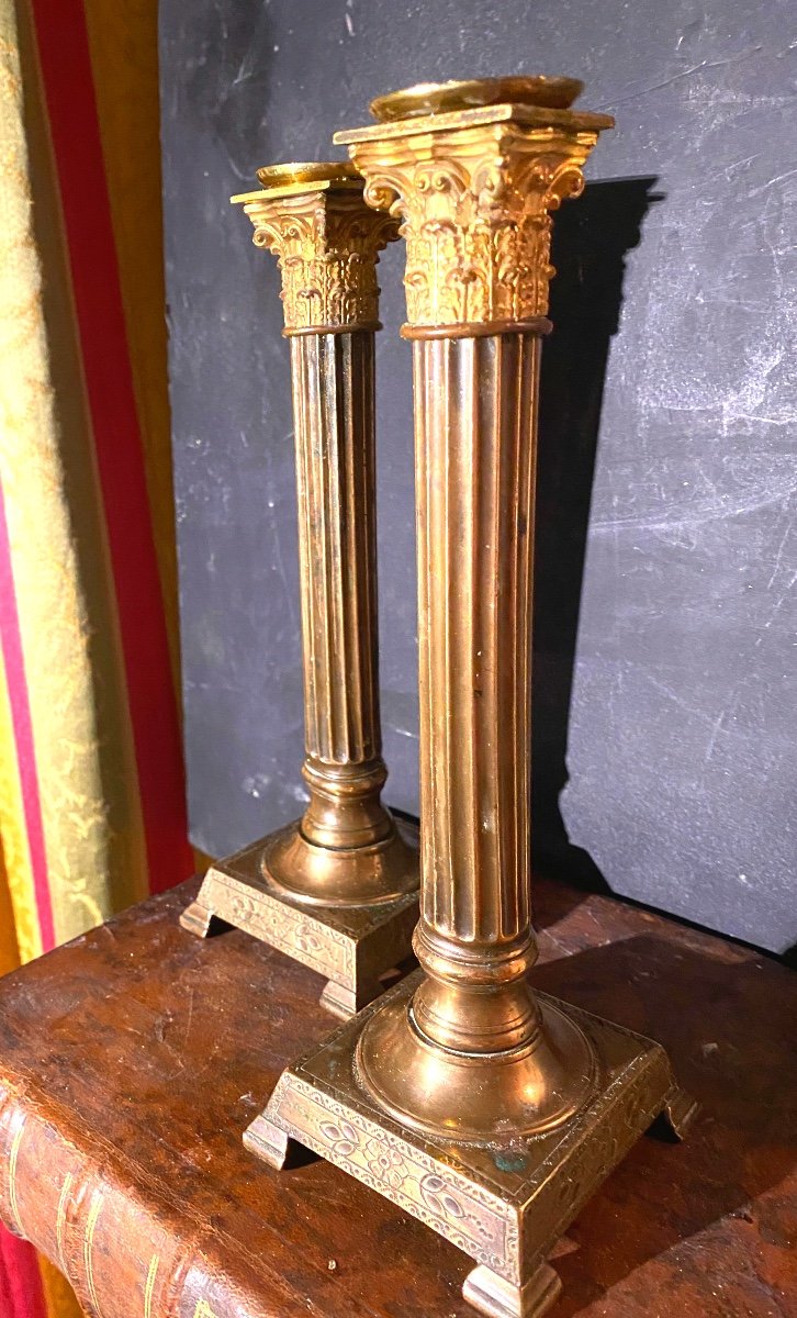 Beautiful Pair Of Bronze Candlesticks From The Late 18th Century With A "corinthian Column" From The Louis XVI Period -photo-4