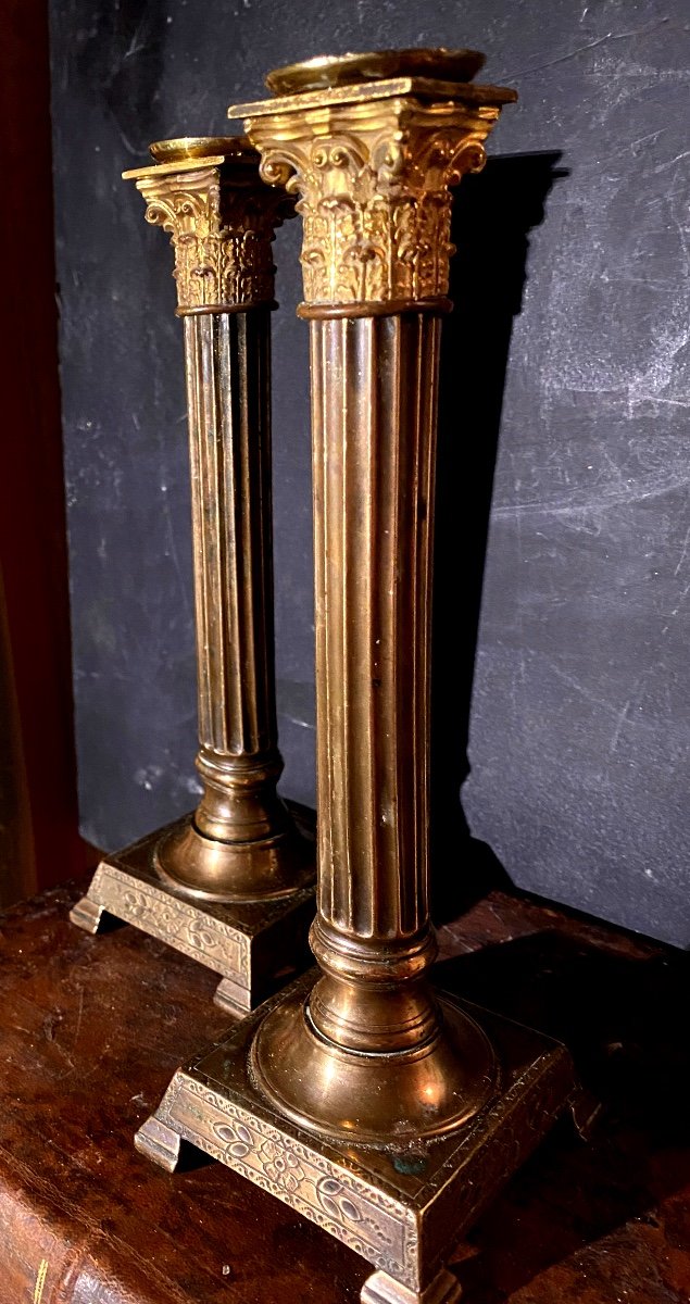 Beautiful Pair Of Bronze Candlesticks From The Late 18th Century With A "corinthian Column" From The Louis XVI Period -photo-5