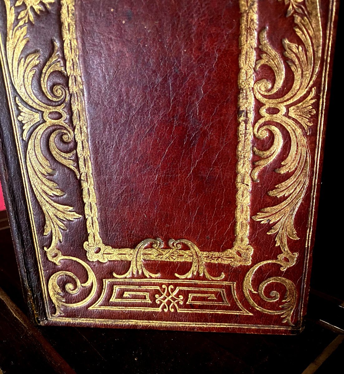 Rare And Beautiful Book Box In Red Morocco With Plates Decorated With  Buisson Mid-18th Century-photo-3