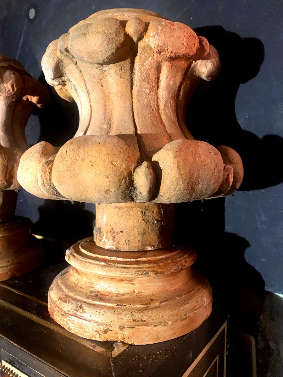 Decorative Pair Of 18th Century Elements. Castelnaudary Terracotta Plume Roof Punches-photo-2