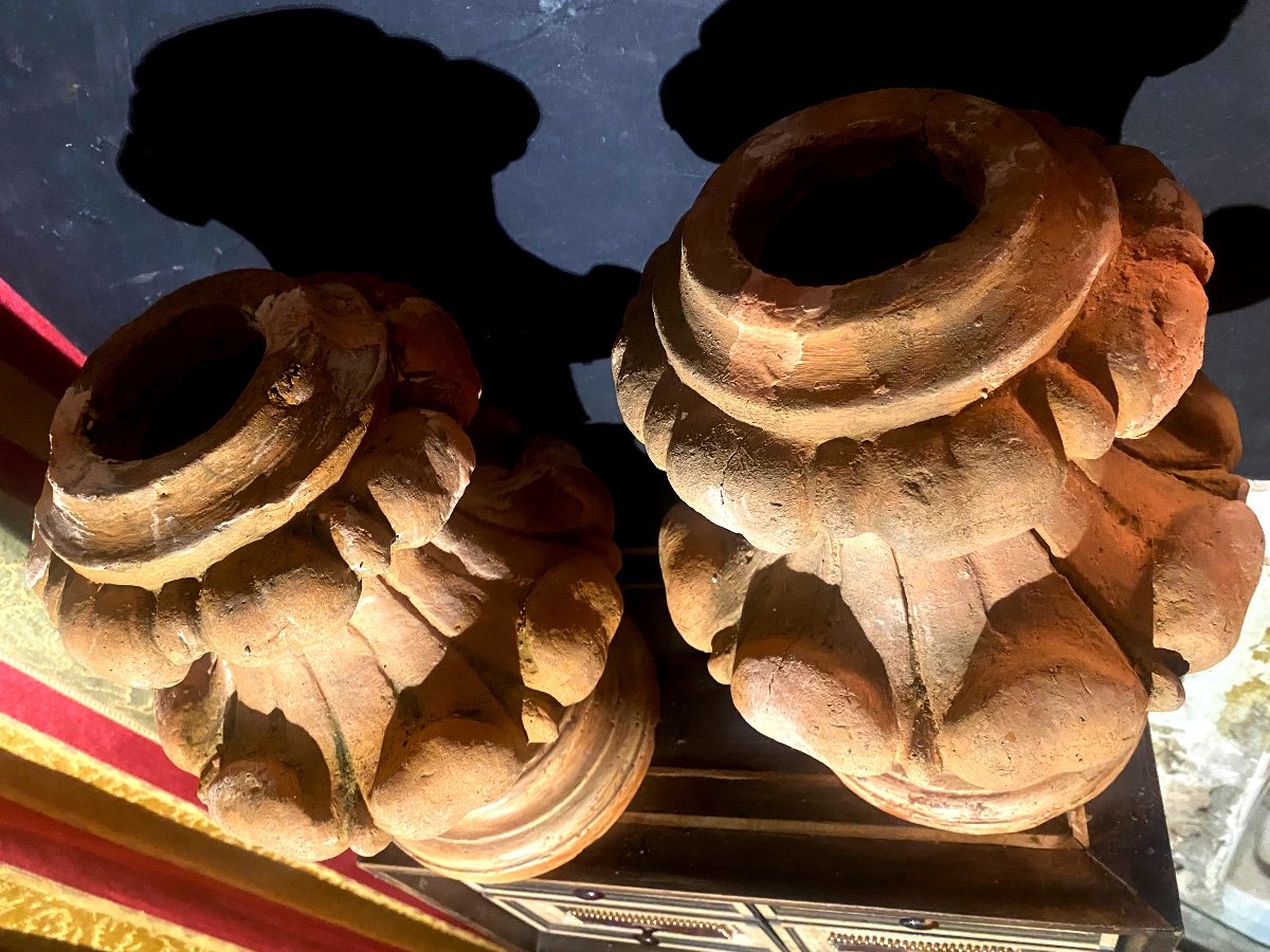 Decorative Pair Of 18th Century Elements. Castelnaudary Terracotta Plume Roof Punches-photo-1