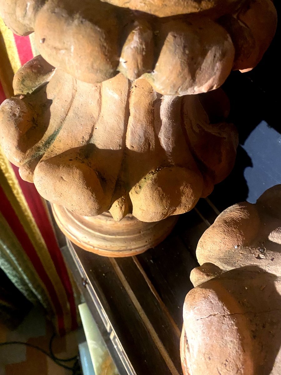 Decorative Pair Of 18th Century Elements. Castelnaudary Terracotta Plume Roof Punches-photo-2