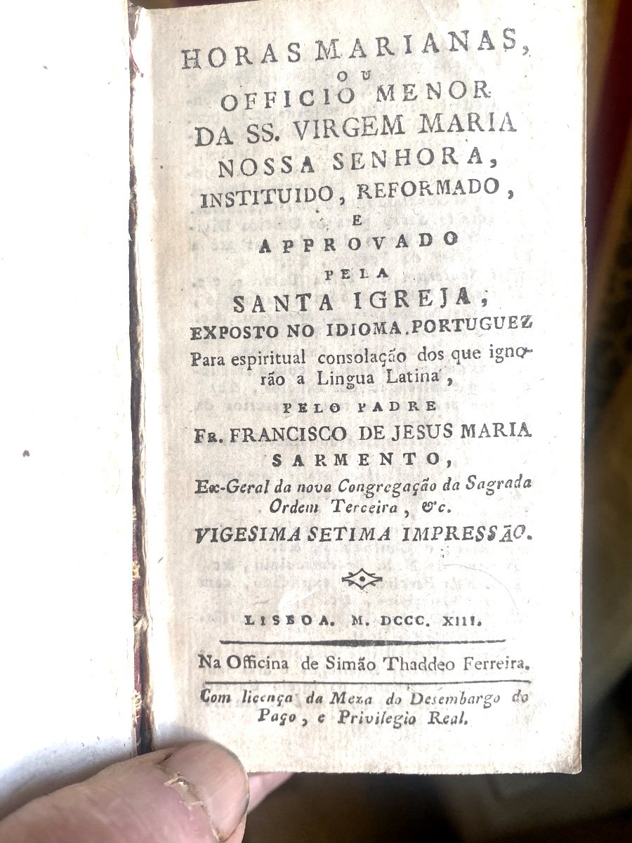 Rare Livre Brodé Au Fil d'Argent De Format Fort In 16 De 1813 à Lisbone Et Ciselé Doré Illustré-photo-3